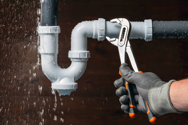 Professional Leak Detection technician working in Oakwood, IL